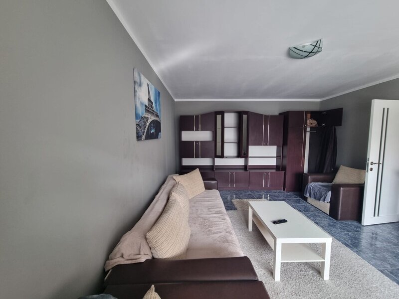 Dristor, Mihai Bravu, garsoniera spatioasa